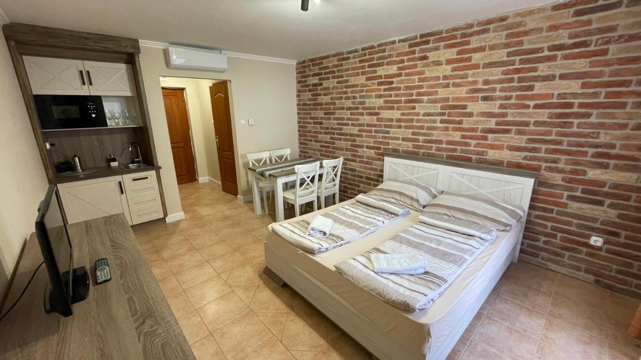 Dalma Apartment Gyula Extérieur photo
