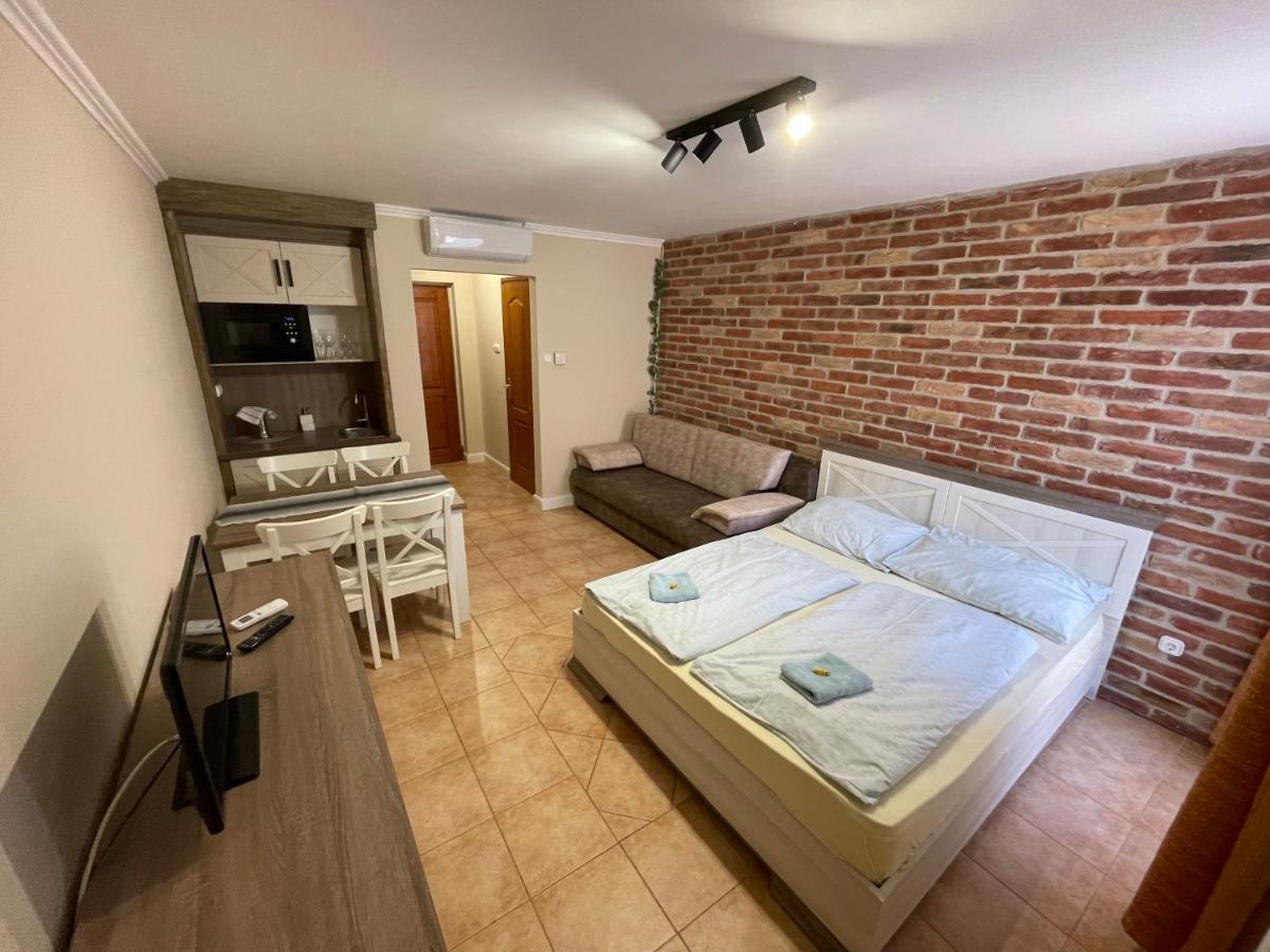 Dalma Apartment Gyula Extérieur photo